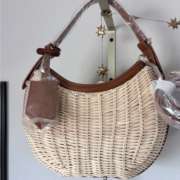 Loulu Brown and Natural Woven Crescent Shoulder Bag - Picture 2 of 3